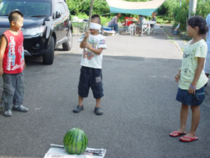 こんなところでもスイカ割りは楽しいっす