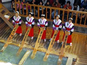 湯もみ”はぁーどっこいしょぉ～”